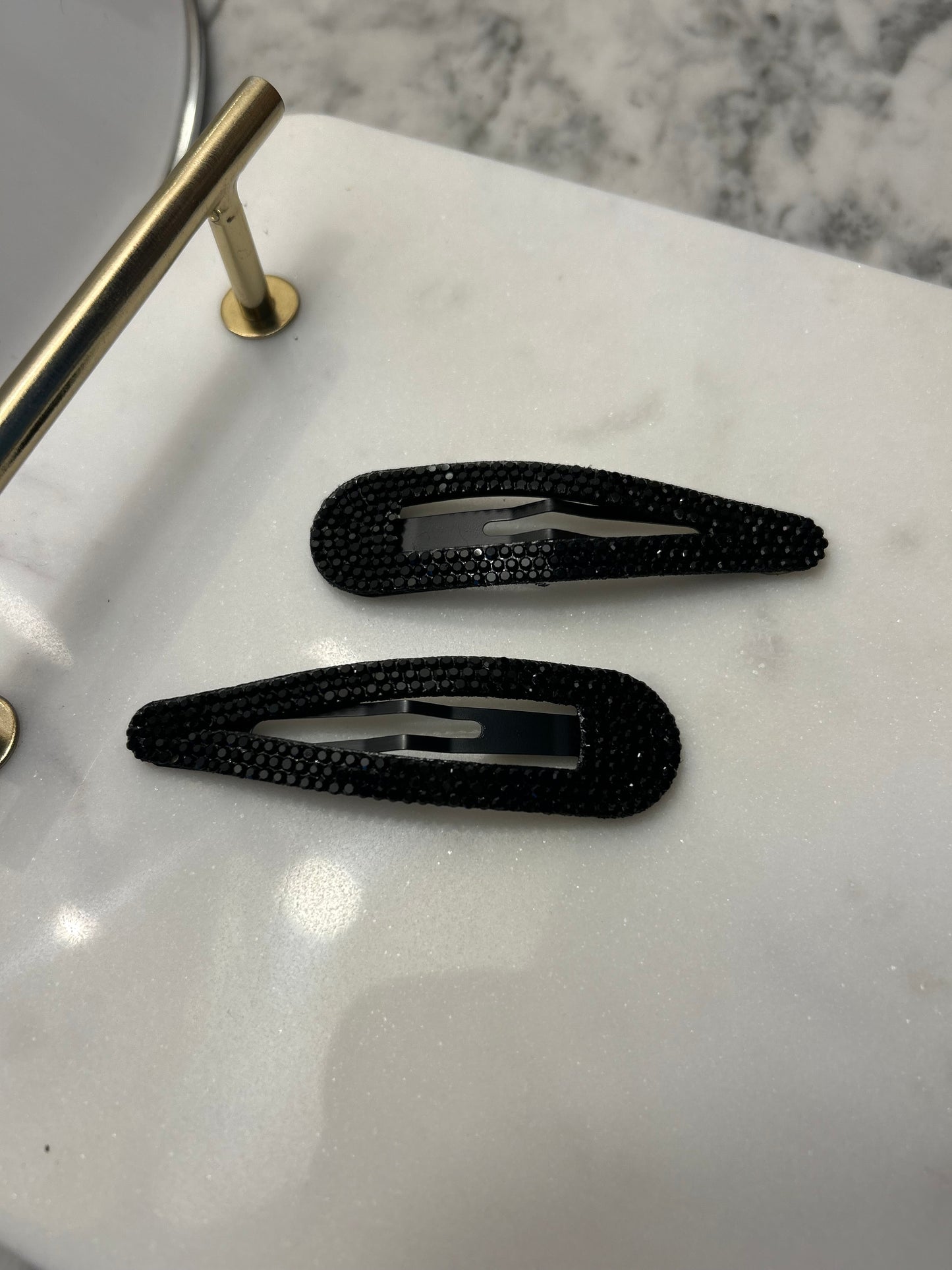 Lot de 2 barrettes à strass noirs longues