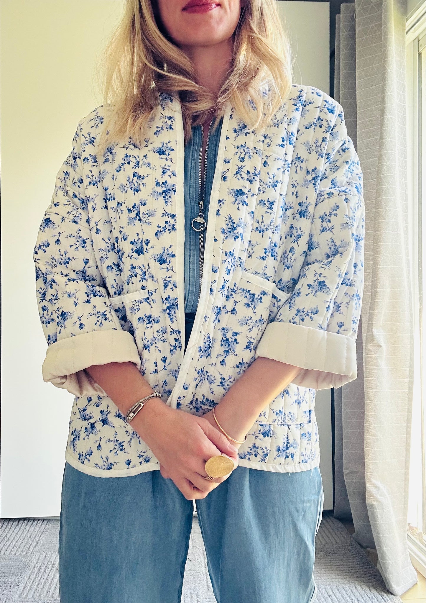 Veste matelassée imprimé fleuri bleu