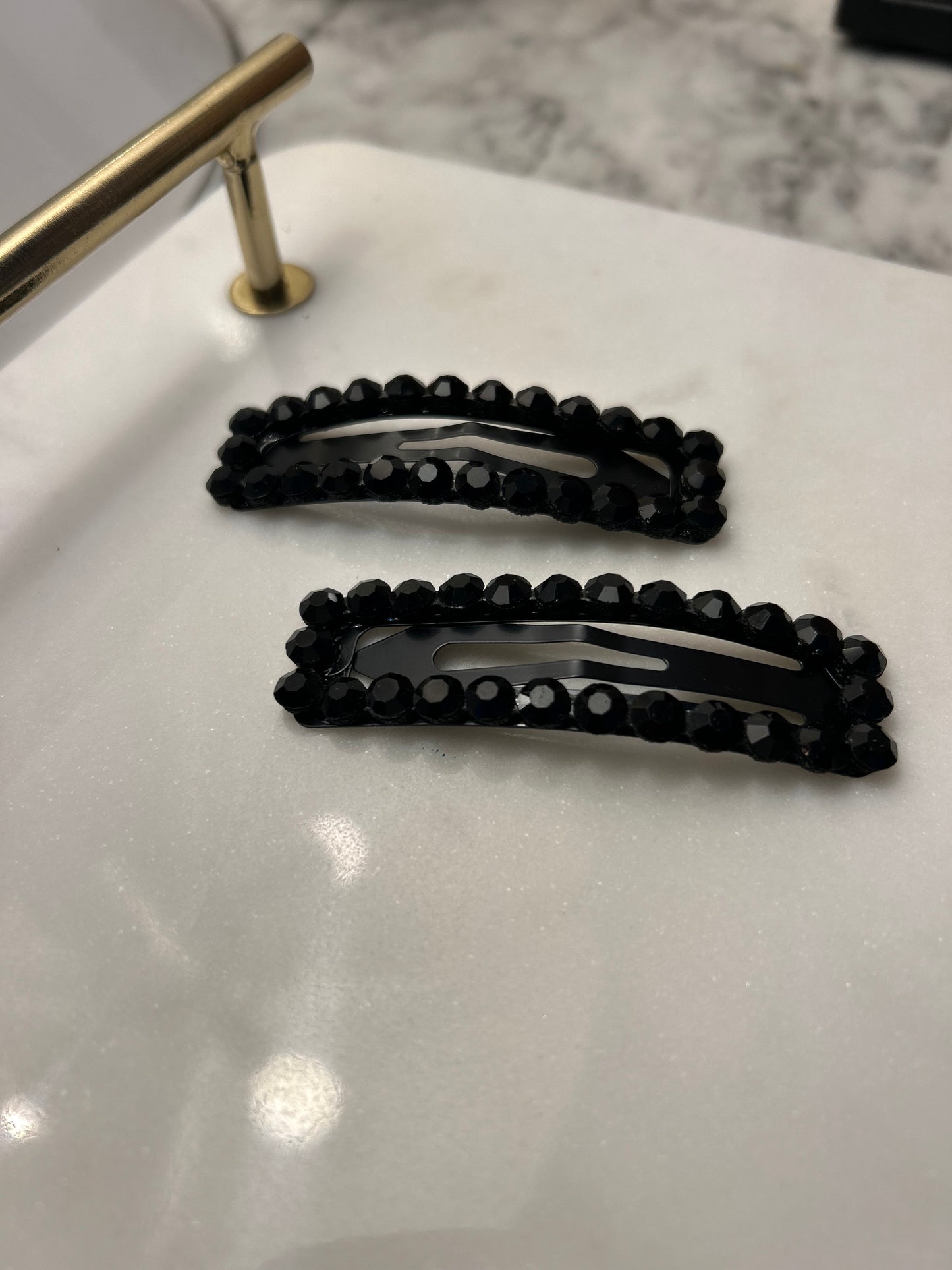 Lot de 2 barrettes à strass noirs rectangulaires