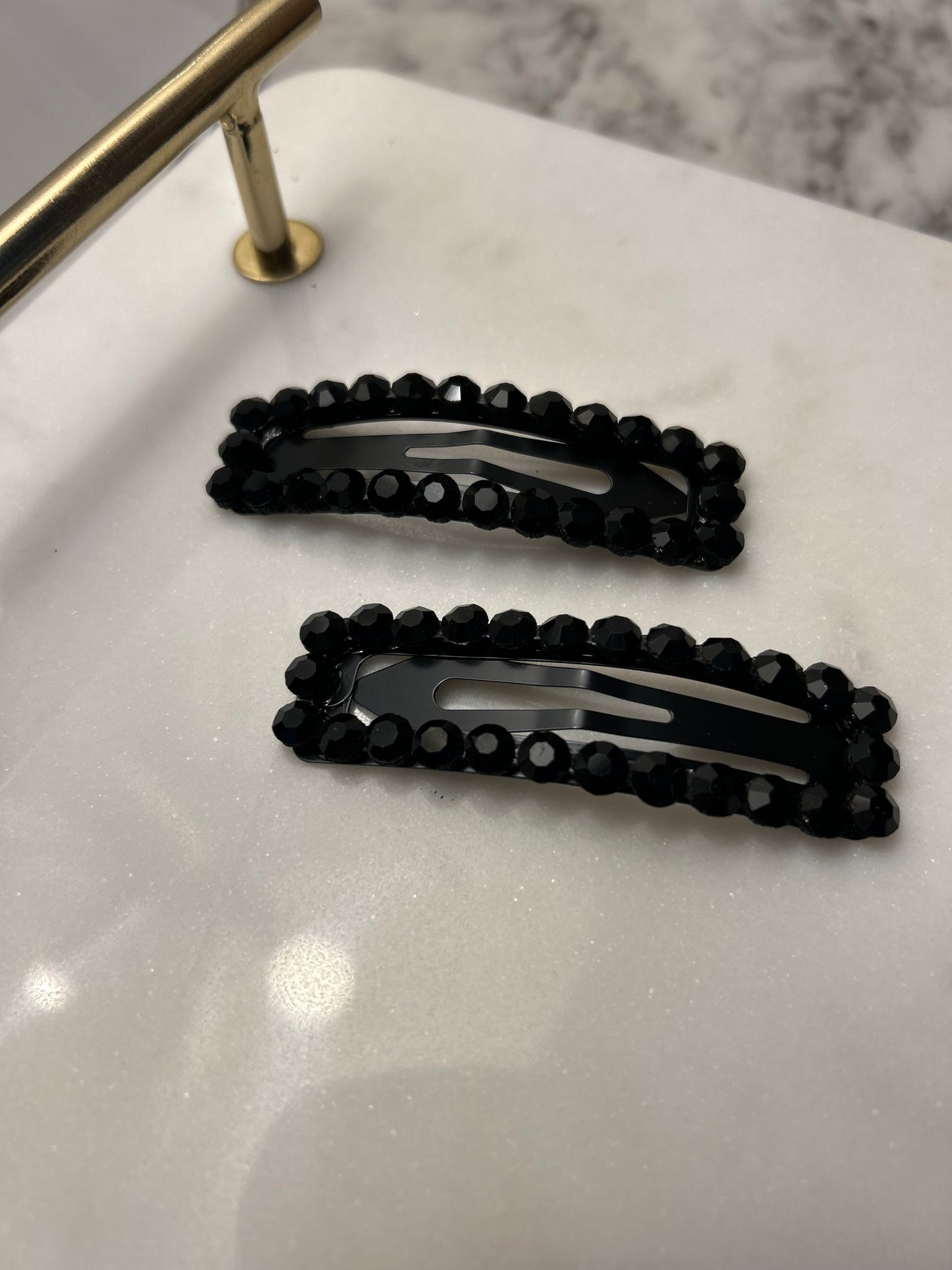 Lot de 2 barrettes à strass noirs rectangulaires